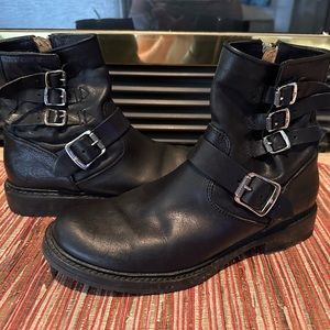 Frye Veronica Buckle -8.5